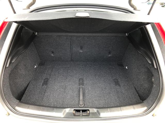 Ｖ４０ クロスカントリー　Ｔ４　ノルディック　／ナビ　フルセグＴＶ　バックカメラ　Ｂｌｕｅｔｏｏｔｈ　スマートキー２個　ソナー　オートキセノンライト　パワーシート　シートヒーター　衝突軽減ブレーキ　アダプティブクルーズ　ブラインドスポット（22枚目）