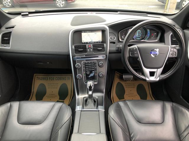 ＸＣ６０ Ｔ５　Ｒデザイン　／ナビ　フルセグＴＶ　バックカメラ　Ｂｌｕｅｔｏｏｔｈオーディオ　革シート　パワーシート　シートヒーター　オートキセノンライト　衝突軽減ブレーキ　アダプティブクルーズ　ブラインドスポット（2枚目）