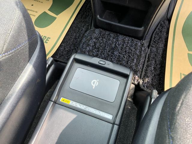 ヴォクシー ハイブリッドV /ナビ フルセグTV バックカメラ フリップダウンモニター Bluetoothオーディオ 両側パワースライド オートLEDヘッドライト クルーズコントロール スマートキー ETC シートヒーター(17枚目)