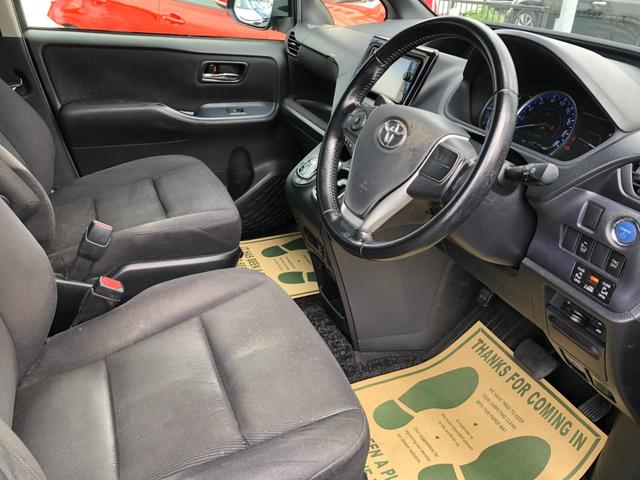 ヴォクシー ハイブリッドV /ナビ フルセグTV バックカメラ フリップダウンモニター Bluetoothオーディオ 両側パワースライド オートLEDヘッドライト クルーズコントロール スマートキー ETC シートヒーター(18枚目)