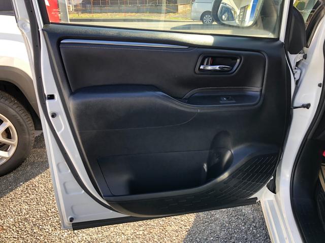 TOYOTA ESQUIRE HYBRID GI