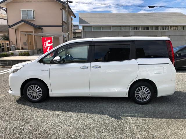 TOYOTA ESQUIRE HYBRID GI