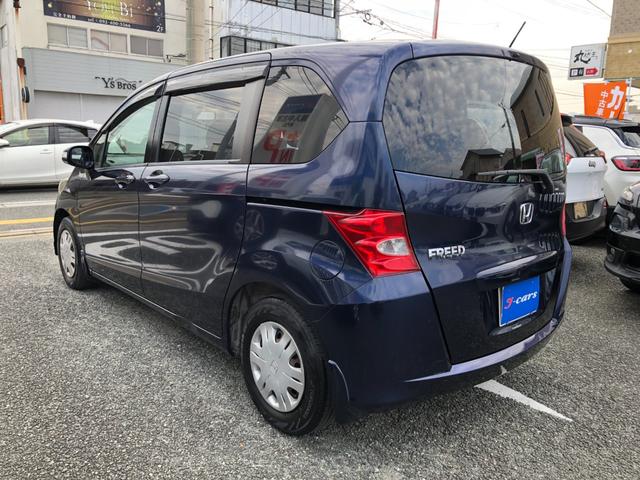フリード Ｇ　ジャストセレクション　／ナビＴＶ　バックカメラ　両側パワースライド　オートキセノンライト　ＥＴＣ　２列目ウォークスルー　７人乗り　ワンオーナー　禁煙車（8枚目）
