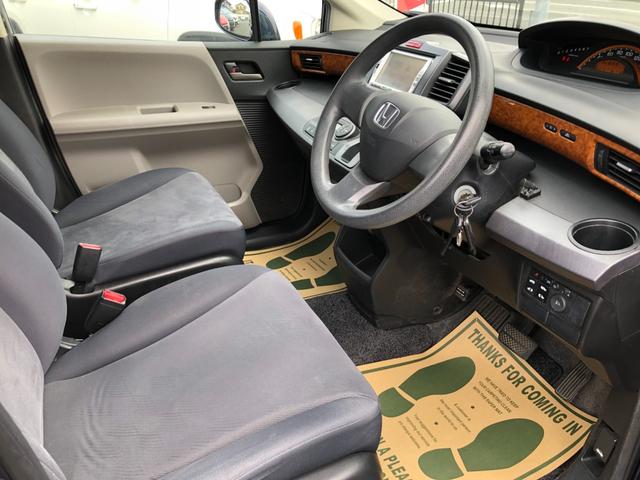 フリード Ｇ　ジャストセレクション　／ナビＴＶ　バックカメラ　両側パワースライド　オートキセノンライト　ＥＴＣ　２列目ウォークスルー　７人乗り　ワンオーナー　禁煙車（16枚目）