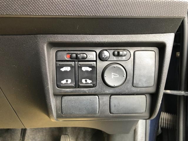 フリード Ｇ　ジャストセレクション　／ナビＴＶ　バックカメラ　両側パワースライド　オートキセノンライト　ＥＴＣ　２列目ウォークスルー　７人乗り　ワンオーナー　禁煙車（23枚目）