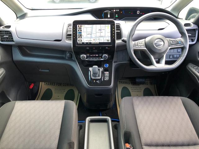 セレナ ｅ－パワー　ハイウェイスターＶ　／プロパイロット　１０インチナビ　アラウンドビューモニター　Ｂｌｕｅｔｏｏｔｈ　フリップダウンモニター　オートＬＥＤヘッドライト　衝突軽減　前後ソナー　踏み間違い防止　ブラインドスポット　禁煙車（2枚目）