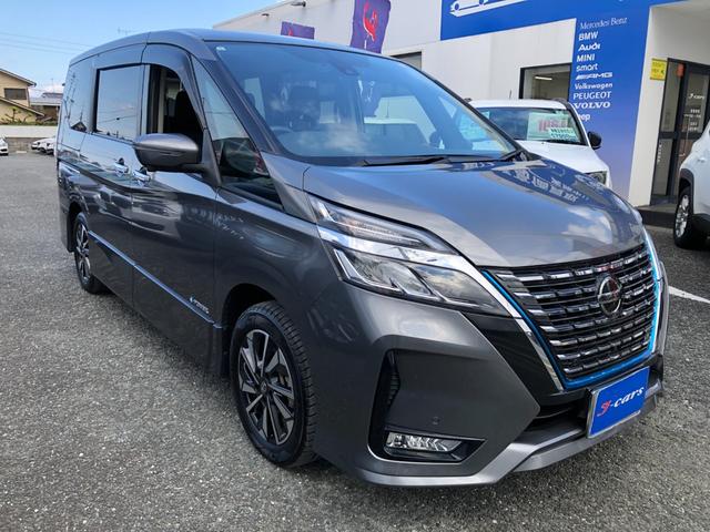 セレナ ｅ－パワー　ハイウェイスターＶ　／プロパイロット　１０インチナビ　アラウンドビューモニター　Ｂｌｕｅｔｏｏｔｈ　フリップダウンモニター　オートＬＥＤヘッドライト　衝突軽減　前後ソナー　踏み間違い防止　ブラインドスポット　禁煙車（7枚目）