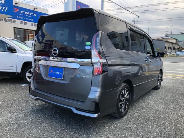 セレナ ｅ－パワー　ハイウェイスターＶ　／プロパイロット　１０インチナビ　アラウンドビューモニター　Ｂｌｕｅｔｏｏｔｈ　フリップダウンモニター　オートＬＥＤヘッドライト　衝突軽減　前後ソナー　踏み間違い防止　ブラインドスポット　禁煙車（9枚目）