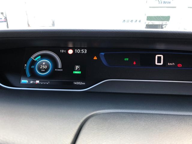 セレナ ｅ－パワー　ハイウェイスターＶ　／プロパイロット　１０インチナビ　アラウンドビューモニター　Ｂｌｕｅｔｏｏｔｈ　フリップダウンモニター　オートＬＥＤヘッドライト　衝突軽減　前後ソナー　踏み間違い防止　ブラインドスポット　禁煙車（11枚目）