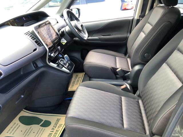 セレナ ｅ－パワー　ハイウェイスターＶ　／プロパイロット　１０インチナビ　アラウンドビューモニター　Ｂｌｕｅｔｏｏｔｈ　フリップダウンモニター　オートＬＥＤヘッドライト　衝突軽減　前後ソナー　踏み間違い防止　ブラインドスポット　禁煙車（19枚目）