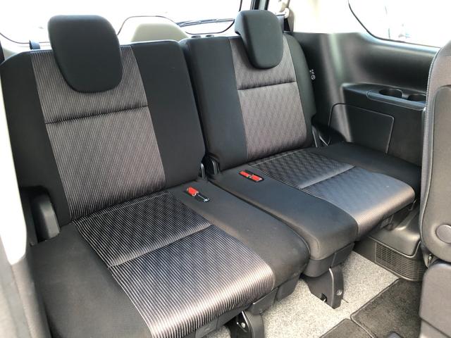 セレナ ｅ－パワー　ハイウェイスターＶ　／プロパイロット　１０インチナビ　アラウンドビューモニター　Ｂｌｕｅｔｏｏｔｈ　フリップダウンモニター　オートＬＥＤヘッドライト　衝突軽減　前後ソナー　踏み間違い防止　ブラインドスポット　禁煙車（22枚目）