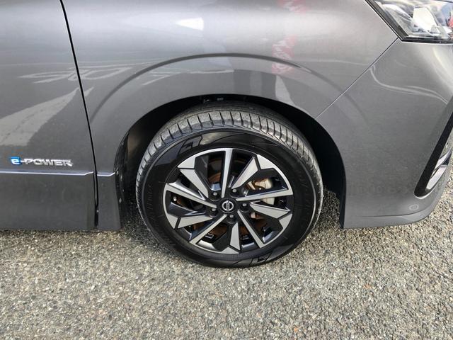 セレナ ｅ－パワー　ハイウェイスターＶ　／プロパイロット　１０インチナビ　アラウンドビューモニター　Ｂｌｕｅｔｏｏｔｈ　フリップダウンモニター　オートＬＥＤヘッドライト　衝突軽減　前後ソナー　踏み間違い防止　ブラインドスポット　禁煙車（35枚目）