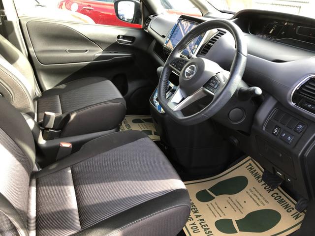セレナ ハイウェイスターＶ　／プロパイロット　１０インチナビ　アラウンドビュー　Ｂｌｕｅｔｏｏｔｈ　フリップダウンモニター　ＬＥＤヘッドライト　衝突軽減ブレーキ　前後ソナー　踏み間違い防止　ブラインドスポット　１オーナー　禁煙車（16枚目）
