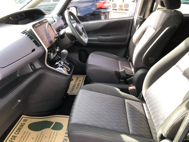 セレナ ハイウェイスターＶ　／プロパイロット　１０インチナビ　アラウンドビュー　Ｂｌｕｅｔｏｏｔｈ　フリップダウンモニター　ＬＥＤヘッドライト　衝突軽減ブレーキ　前後ソナー　踏み間違い防止　ブラインドスポット　１オーナー　禁煙車（17枚目）