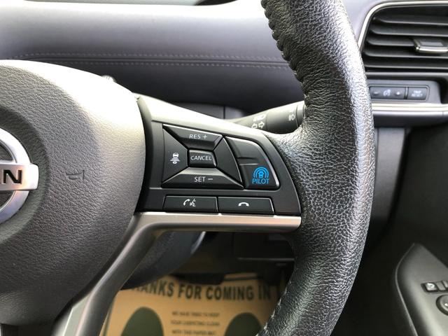 セレナ ハイウェイスターＶ　／プロパイロット　１０インチナビ　アラウンドビュー　Ｂｌｕｅｔｏｏｔｈ　フリップダウンモニター　ＬＥＤヘッドライト　衝突軽減ブレーキ　前後ソナー　踏み間違い防止　ブラインドスポット　１オーナー　禁煙車（24枚目）