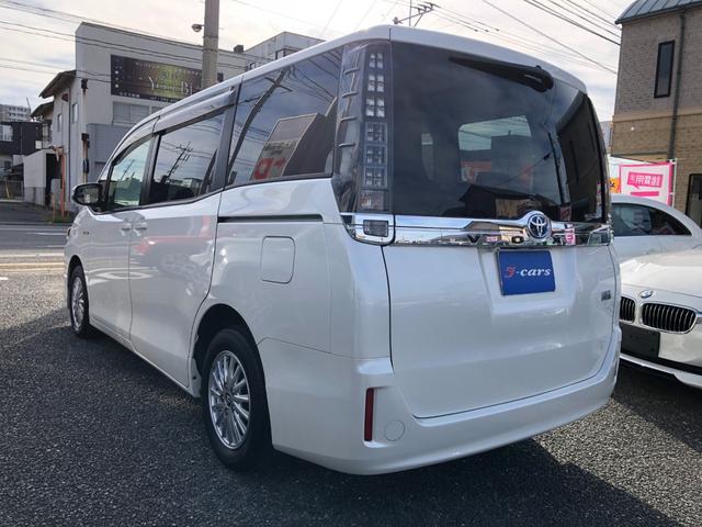 ヴォクシー ハイブリッドＶ　／１０インチナビ　バックカメラ　１２インチフリップダウンモニター　両側パワースライド　オートＬＥＤヘッドライト　シートヒーター　スマートキー　ＥＴＣ　Ｂｌｕｅｔｏｏｔｈオーディオ　クルーズコントロール（8枚目）