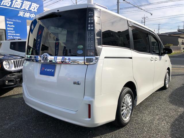 ヴォクシー ハイブリッドＶ　／１０インチナビ　バックカメラ　１２インチフリップダウンモニター　両側パワースライド　オートＬＥＤヘッドライト　シートヒーター　スマートキー　ＥＴＣ　Ｂｌｕｅｔｏｏｔｈオーディオ　クルーズコントロール（9枚目）