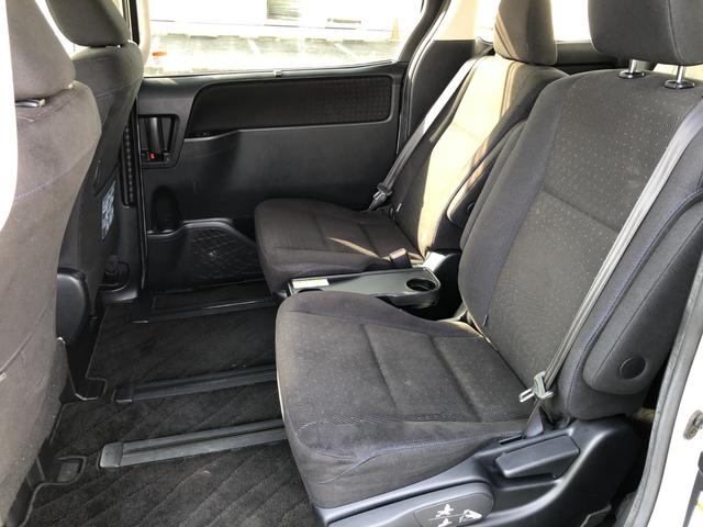 ヴォクシー ハイブリッドＶ　／１０インチナビ　バックカメラ　１２インチフリップダウンモニター　両側パワースライド　オートＬＥＤヘッドライト　シートヒーター　スマートキー　ＥＴＣ　Ｂｌｕｅｔｏｏｔｈオーディオ　クルーズコントロール（19枚目）