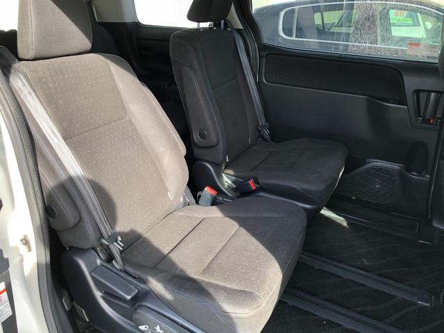 ヴォクシー ハイブリッドＶ　／１０インチナビ　バックカメラ　１２インチフリップダウンモニター　両側パワースライド　オートＬＥＤヘッドライト　シートヒーター　スマートキー　ＥＴＣ　Ｂｌｕｅｔｏｏｔｈオーディオ　クルーズコントロール（20枚目）