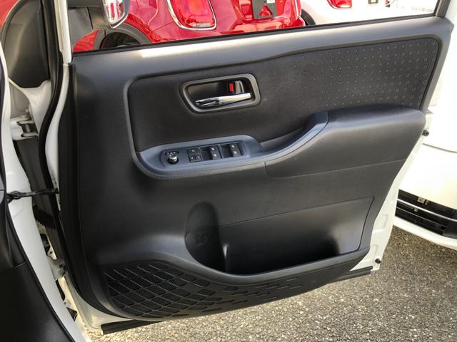 ヴォクシー ハイブリッドＶ　／１０インチナビ　バックカメラ　１２インチフリップダウンモニター　両側パワースライド　オートＬＥＤヘッドライト　シートヒーター　スマートキー　ＥＴＣ　Ｂｌｕｅｔｏｏｔｈオーディオ　クルーズコントロール（29枚目）