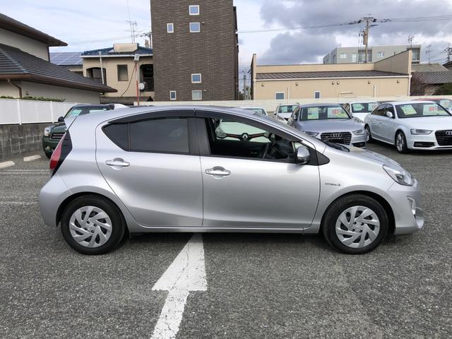 アクア Ｇ　／トヨタセーフティセンス　９インチナビ　フルセグＴＶ　バックカメラ　Ｂｌｕｅｔｏｏｔｈ　ＤＶＤ再生　オートＬＥＤヘッドライト　クルーズコントロール　シートヒーター　スマートキー　衝突軽減ブレーキ（42枚目）