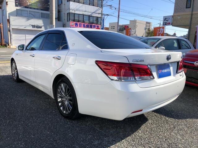 クラウンハイブリッド ロイヤルサルーン　ブラックスタイル　／ナビ　フルセグＴＶ　バックカメラ　Ｂｌｕｅｔｏｏｔｈオーディオ対応　パワーシート　シートヒーター　オートＬＥＤヘッドライト　クルーズコントロール　スマートキー　衝突軽減ブレーキ（8枚目）