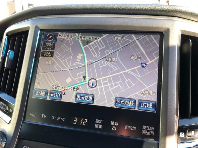 クラウンハイブリッド ロイヤルサルーン　ブラックスタイル　／ナビ　フルセグＴＶ　バックカメラ　Ｂｌｕｅｔｏｏｔｈオーディオ対応　パワーシート　シートヒーター　オートＬＥＤヘッドライト　クルーズコントロール　スマートキー　衝突軽減ブレーキ（11枚目）