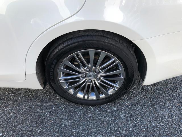 クラウンハイブリッド ロイヤルサルーン　ブラックスタイル　／ナビ　フルセグＴＶ　バックカメラ　Ｂｌｕｅｔｏｏｔｈオーディオ対応　パワーシート　シートヒーター　オートＬＥＤヘッドライト　クルーズコントロール　スマートキー　衝突軽減ブレーキ（32枚目）