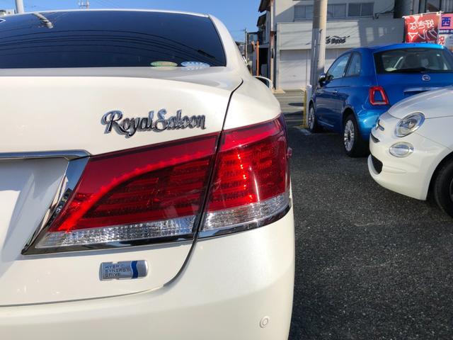 クラウンハイブリッド ロイヤルサルーン　ブラックスタイル　／ナビ　フルセグＴＶ　バックカメラ　Ｂｌｕｅｔｏｏｔｈオーディオ対応　パワーシート　シートヒーター　オートＬＥＤヘッドライト　クルーズコントロール　スマートキー　衝突軽減ブレーキ（38枚目）
