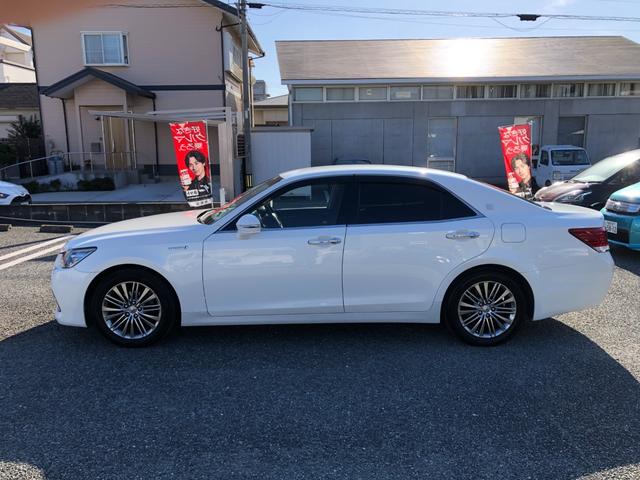 クラウンハイブリッド ロイヤルサルーン　ブラックスタイル　／ナビ　フルセグＴＶ　バックカメラ　Ｂｌｕｅｔｏｏｔｈオーディオ対応　パワーシート　シートヒーター　オートＬＥＤヘッドライト　クルーズコントロール　スマートキー　衝突軽減ブレーキ（39枚目）