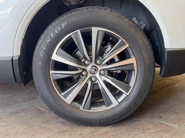 ハリアー Ｇ　禁煙車　レーダークルーズコントロール　ブラインドスポットモニター　デジタルインナーミラー１２．３型ディスプレイオーディオ　バックカメラ　純正革巻きステアリング　純正１８インチアルミ　パワーシート（23枚目）