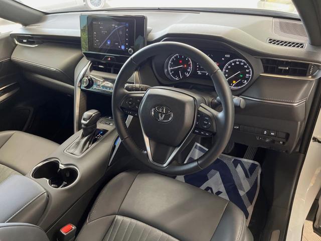 ハリアー Ｇ　禁煙車　レーダークルーズコントロール　ブラインドスポットモニター　デジタルインナーミラー１２．３型ディスプレイオーディオ　バックカメラ　純正革巻きステアリング　純正１８インチアルミ　パワーシート（33枚目）