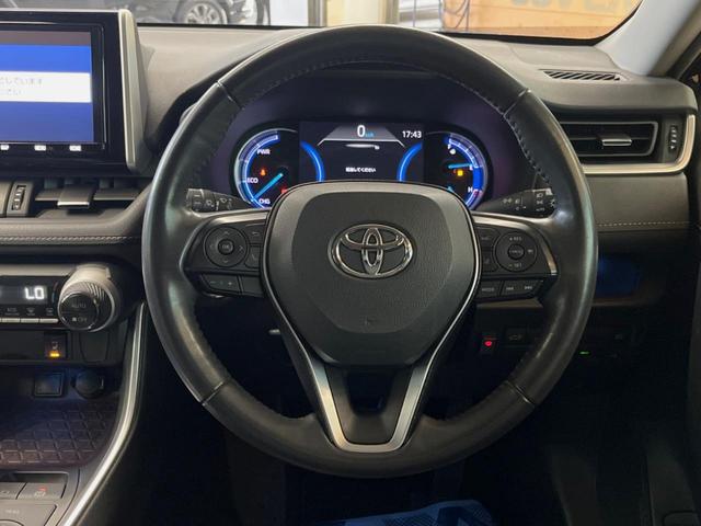 ＲＡＶ４ ハイブリッドＧ　禁煙車　純正９インチナビ　バックカメラ　セーフティセンス　レーダークルーズ　ブラインドスポットモニター　デジタルインナーミラー　パワーバックドア　シートヒーター　純正１８インチアルミ　ＥＴＣ（11枚目）
