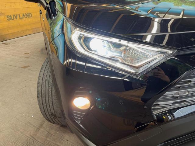 ＲＡＶ４ ハイブリッドＧ　禁煙車　純正９インチナビ　バックカメラ　セーフティセンス　レーダークルーズ　ブラインドスポットモニター　デジタルインナーミラー　パワーバックドア　シートヒーター　純正１８インチアルミ　ＥＴＣ（12枚目）