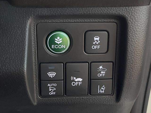 ヴェゼル ハイブリッドＲＳ・ホンダセンシング　純正８型ナビ　禁煙車　レーダークルーズ　レーンアシスト　シートヒーター　バックカメラ　ＬＥＤヘッド　純正１８インチアルミ　ハーフレザーシート　ＥＴＣ　スマートキー　Ｂｌｕｅｔｏｏｔｈ（6枚目）