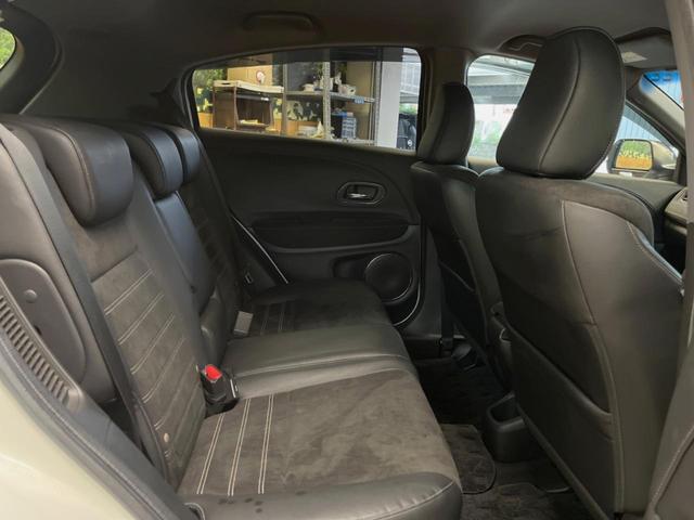 ヴェゼル ハイブリッドＲＳ・ホンダセンシング　純正８型ナビ　禁煙車　レーダークルーズ　レーンアシスト　シートヒーター　バックカメラ　ＬＥＤヘッド　純正１８インチアルミ　ハーフレザーシート　ＥＴＣ　スマートキー　Ｂｌｕｅｔｏｏｔｈ（10枚目）