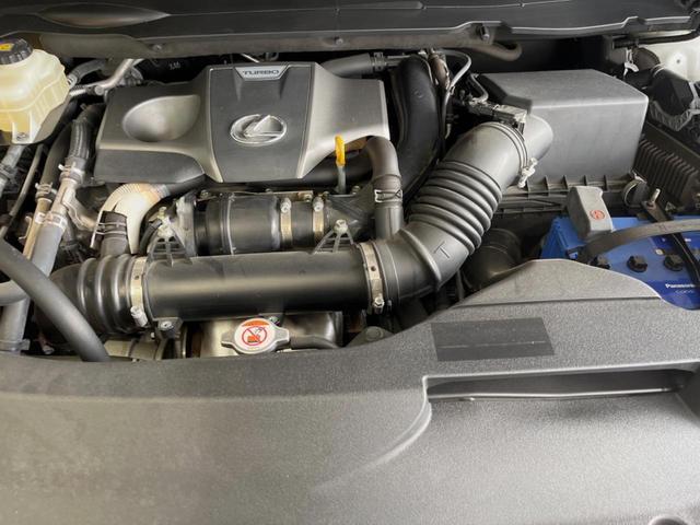 ＲＸ ＲＸ２００ｔ　Ｆスポーツ　サンルーフ　禁煙車　純正１２．３型ナビ　バックカメラ　レーダークルーズ　パワーバックドア　シートベンチレーション　三眼ＬＥＤヘッド　ＥＴＣ　パワーシート　赤革シート　ブラインドスポットモニター（19枚目）