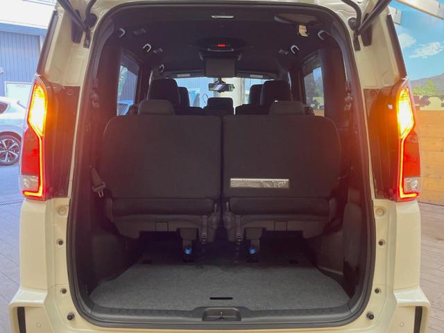 セレナ ニスモ 純正9型ナビ 全周囲カメラ プロパイロット フリップダウンモニター デジタルインナーミラー LEDヘッド ハンズフリーパワースライドドア エマージェンシーブレーキ デジタルインナーミラー 禁煙車(11枚目)