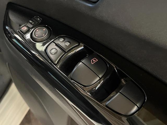 セレナ ニスモ 純正9型ナビ 全周囲カメラ プロパイロット フリップダウンモニター デジタルインナーミラー LEDヘッド ハンズフリーパワースライドドア エマージェンシーブレーキ デジタルインナーミラー 禁煙車(30枚目)
