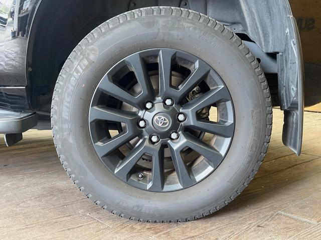 ランドクルーザープラド ＴＸ　Ｌパッケージ　マットブラックエディション　４ＷＤ　７人乗り　サンルーフ　９インチディスプレイオーディオ　全周囲カメラ　レーダークルーズ　デジタルインナーミラー　ＥＴＣ　シートベンチレーション　ＬＥＤヘッド　黒革シート　禁煙車　パワーシート（14枚目）