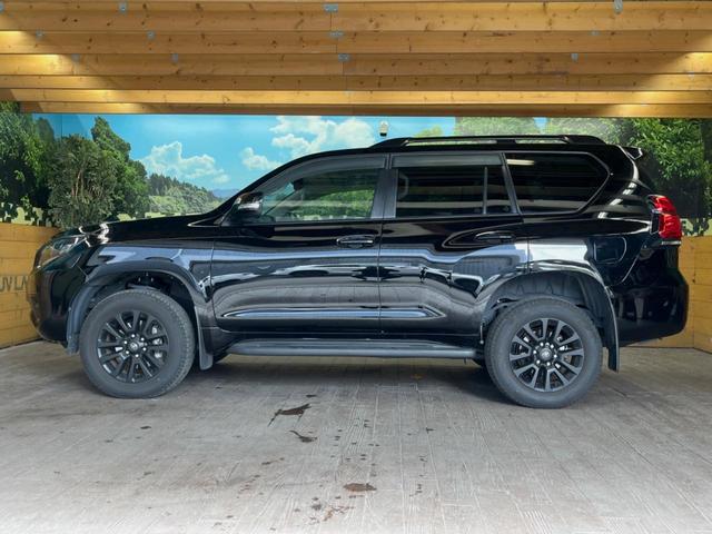 ランドクルーザープラド ＴＸ　Ｌパッケージ　マットブラックエディション　４ＷＤ　７人乗り　サンルーフ　９インチディスプレイオーディオ　全周囲カメラ　レーダークルーズ　デジタルインナーミラー　ＥＴＣ　シートベンチレーション　ＬＥＤヘッド　黒革シート　禁煙車　パワーシート（55枚目）