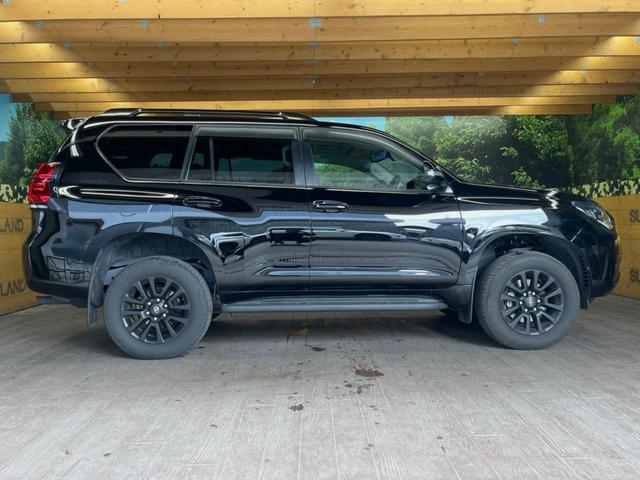 ランドクルーザープラド ＴＸ　Ｌパッケージ　マットブラックエディション　４ＷＤ　７人乗り　サンルーフ　９インチディスプレイオーディオ　全周囲カメラ　レーダークルーズ　デジタルインナーミラー　ＥＴＣ　シートベンチレーション　ＬＥＤヘッド　黒革シート　禁煙車　パワーシート（56枚目）