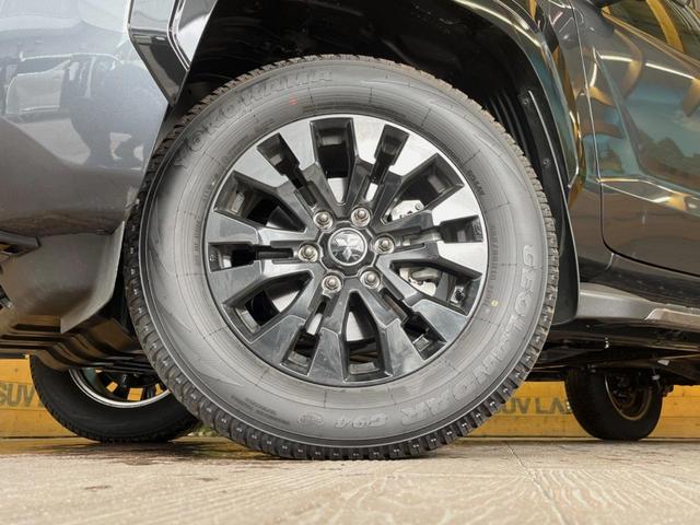 トライトン GSR 9インチディスプレイオーディオ 全周囲カメラ eアシスト レーダークルーズ ブラインドスポットモニター ベッドライナー デュアルオートエアコン LEDヘッド 禁煙車 18インチアルミ パワーシート(13枚目)