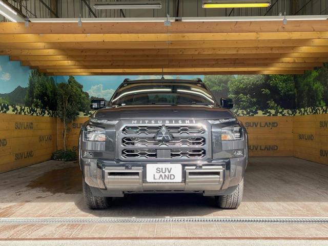 トライトン GSR 9インチディスプレイオーディオ 全周囲カメラ eアシスト レーダークルーズ ブラインドスポットモニター ベッドライナー デュアルオートエアコン LEDヘッド 禁煙車 18インチアルミ パワーシート(14枚目)