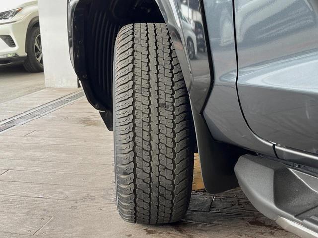 トライトン GSR 9インチディスプレイオーディオ 全周囲カメラ eアシスト レーダークルーズ ブラインドスポットモニター ベッドライナー デュアルオートエアコン LEDヘッド 禁煙車 18インチアルミ パワーシート(21枚目)