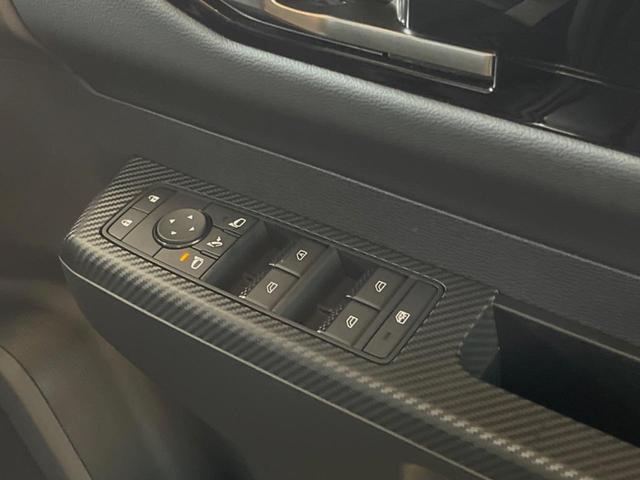 トライトン GSR 9インチディスプレイオーディオ 全周囲カメラ eアシスト レーダークルーズ ブラインドスポットモニター ベッドライナー デュアルオートエアコン LEDヘッド 禁煙車 18インチアルミ パワーシート(33枚目)