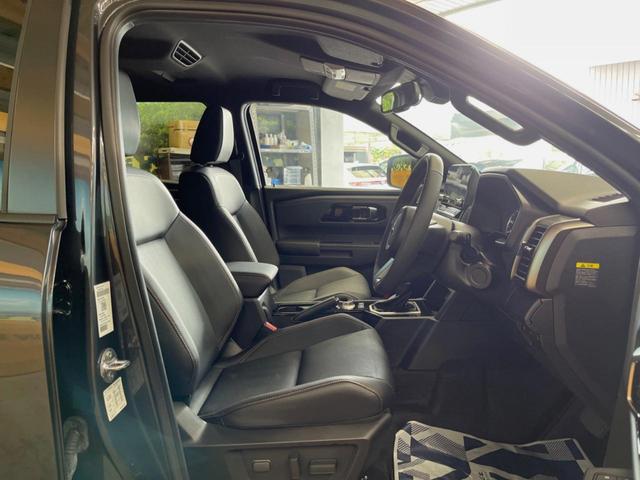 トライトン GSR 9インチディスプレイオーディオ 全周囲カメラ eアシスト レーダークルーズ ブラインドスポットモニター ベッドライナー デュアルオートエアコン LEDヘッド 禁煙車 18インチアルミ パワーシート(34枚目)