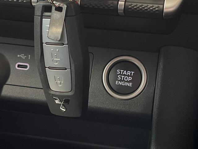 トライトン GSR 9インチディスプレイオーディオ 全周囲カメラ eアシスト レーダークルーズ ブラインドスポットモニター ベッドライナー デュアルオートエアコン LEDヘッド 禁煙車 18インチアルミ パワーシート(41枚目)