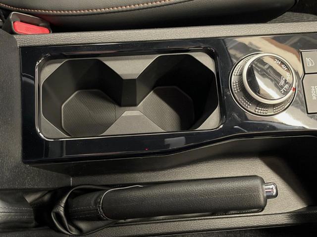 トライトン GSR 9インチディスプレイオーディオ 全周囲カメラ eアシスト レーダークルーズ ブラインドスポットモニター ベッドライナー デュアルオートエアコン LEDヘッド 禁煙車 18インチアルミ パワーシート(46枚目)