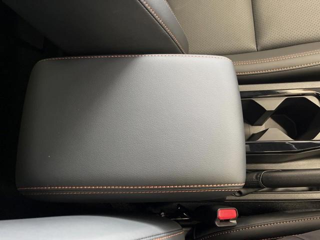 トライトン GSR 9インチディスプレイオーディオ 全周囲カメラ eアシスト レーダークルーズ ブラインドスポットモニター ベッドライナー デュアルオートエアコン LEDヘッド 禁煙車 18インチアルミ パワーシート(47枚目)